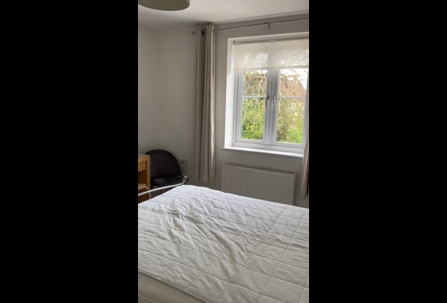 Large double room with en-suite  Main Photo