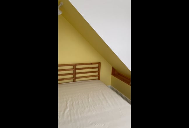 Double bedroom in a shared house Main Photo