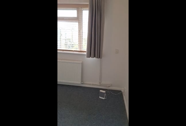 Double Room in shared house by the beach and shops Main Photo