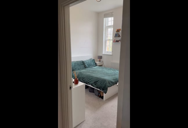 Double Room near Southgate stn long term bills inc Main Photo