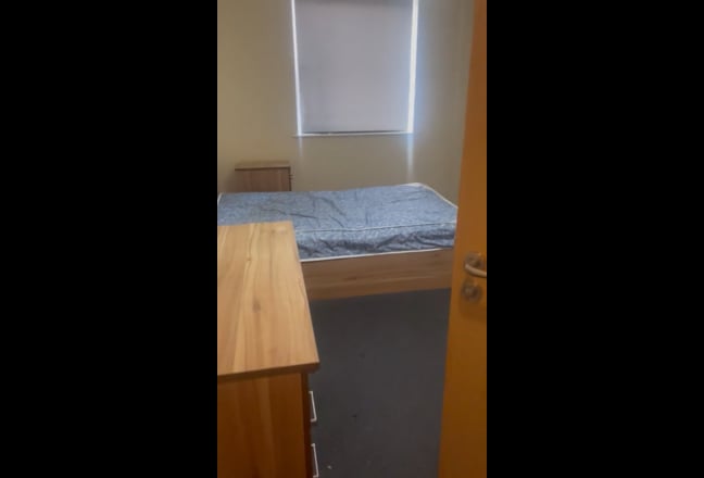 Ensuit on London Road  Main Photo