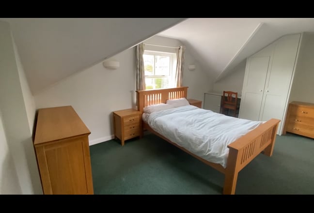 Studio flat inside home Main Photo