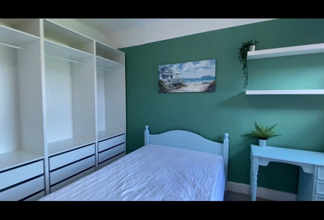 Large Double Ensuite Room  Main Photo