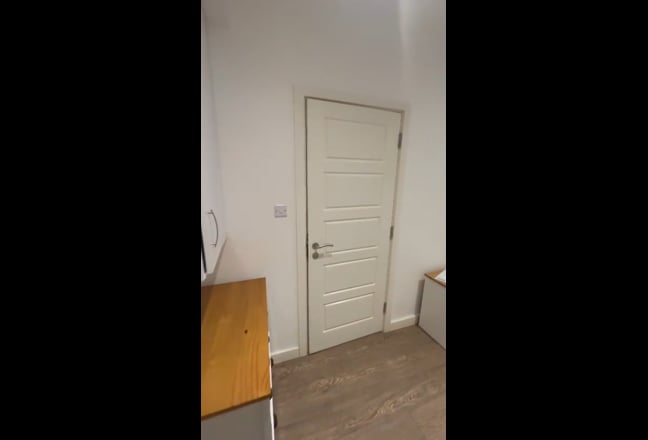 Spacious Studio | City Centre | Bills Inc  Main Photo