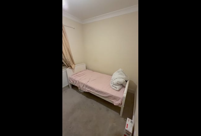🏡 Peaceful Single Room in IG4 (Redbridge) Main Photo