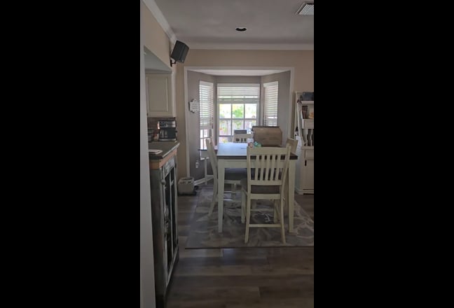 Upstairs room / upstairs private full bathroom Main Photo