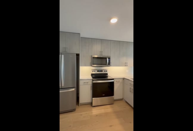2B2B Allston Master BR / $17** /May-Aug Main Photo
