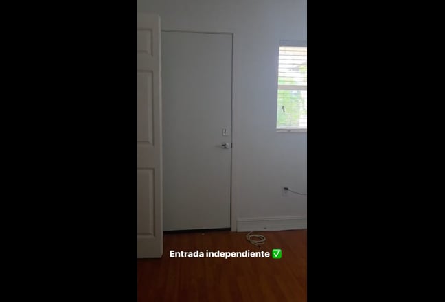 Room for rent in a great location/ habitación rent Main Photo