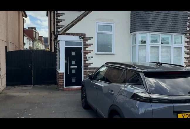 ⭐Large Ensuite Double - New Malden- &pound;945pcm⭐ Main Photo