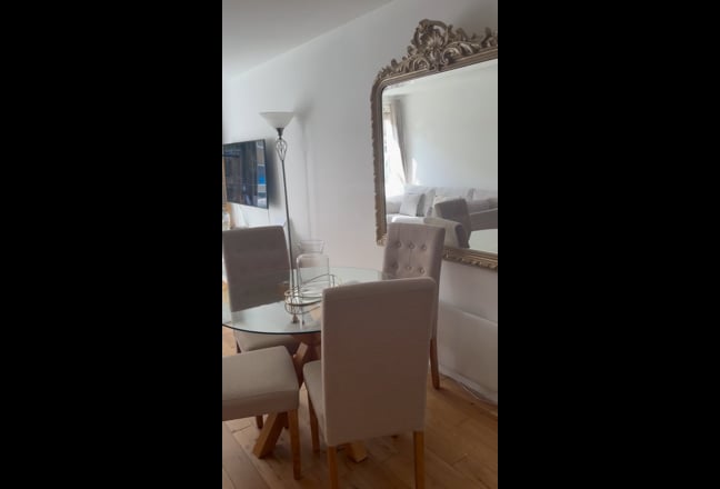 Lovely Cosy Double Room in Bermondsey – Females Main Photo