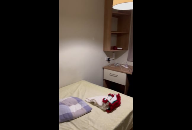 Basic Ensuite in Emily Bowes court London Main Photo