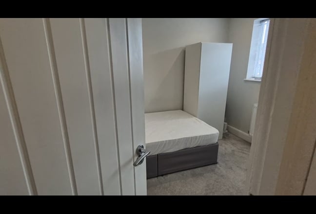 Last Double Bedroom Available Main Photo