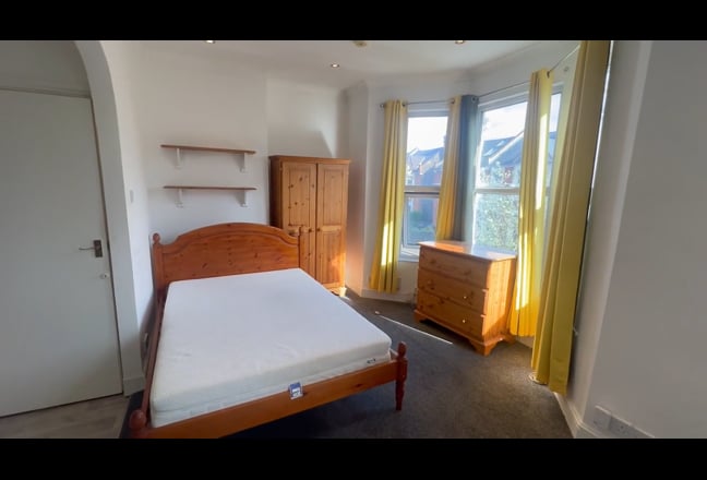 Bills Inclusive Bright Studio Flat, Turnpike Lane  Main Photo