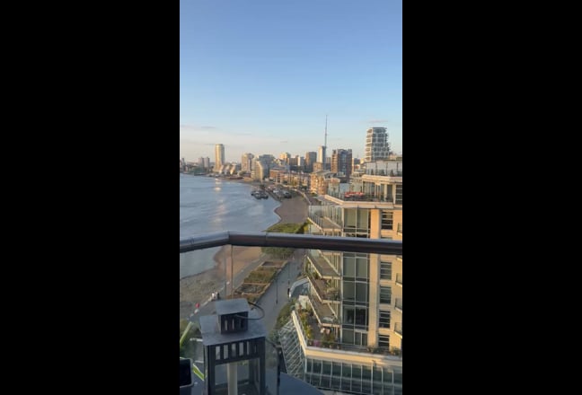 Double Room with Thames Views+Free Parking+Gym Main Photo