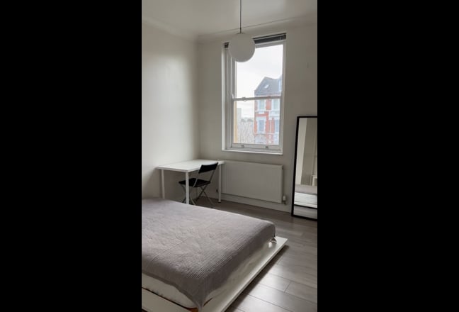 Bright double room in West Hampstead Main Photo