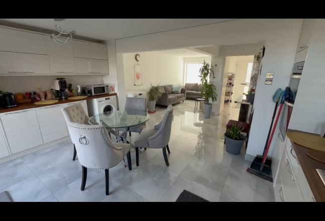 House Share Main Photo