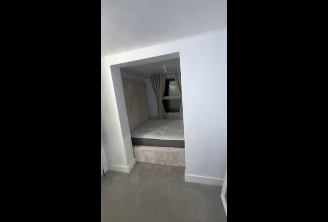 Large Double Room Main Photo