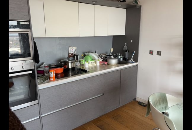 Beautiful & Spacious En-suite Room Pioneer Point Main Photo