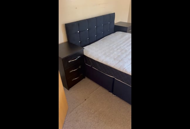 Spacious Rooms in Shortstown Bedford Main Photo