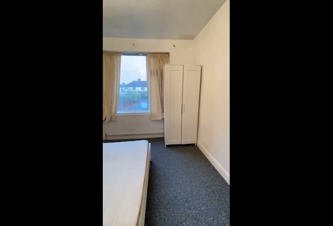 All bills included, couples welcome household Main Photo