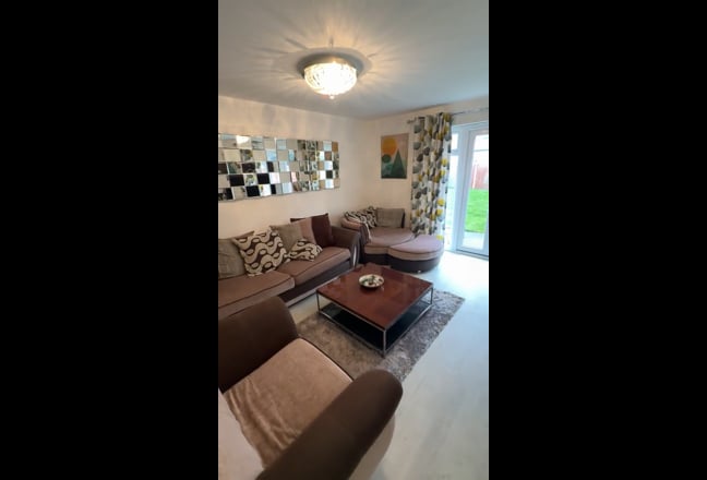 Single room available in Walsall WS2 Main Photo