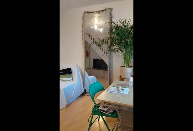 1 medium size room to rent. Main Photo