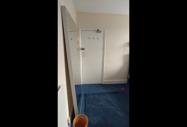 Double bedroom in quite and beautiful area.  Main Photo