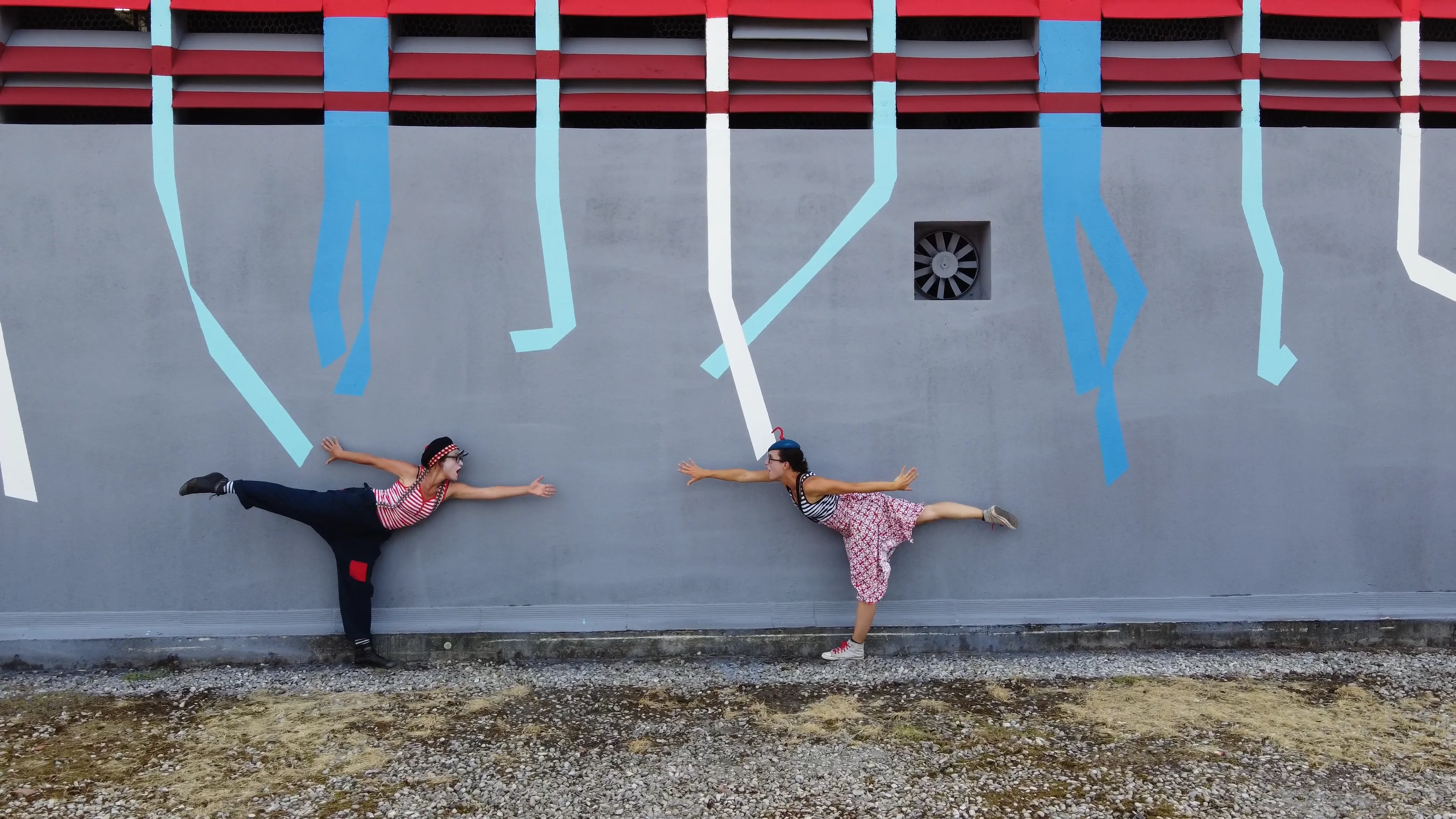Two dancers in motion at Le 109, Nice — A JUSTE DISTANCE