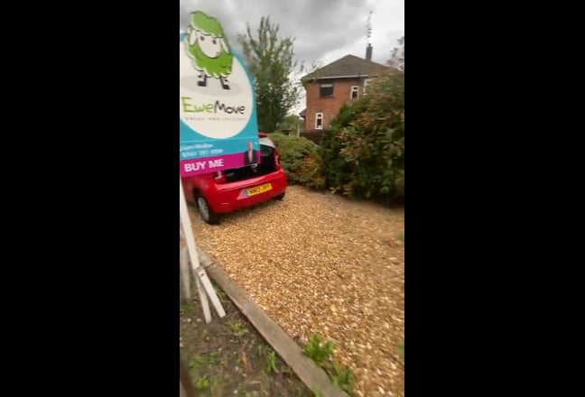 Neat and spacious Main Photo