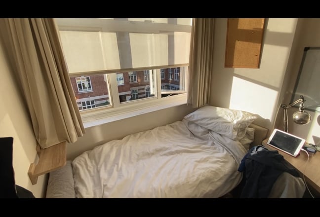 Single  en-suite room / Parking / All bills inc Main Photo