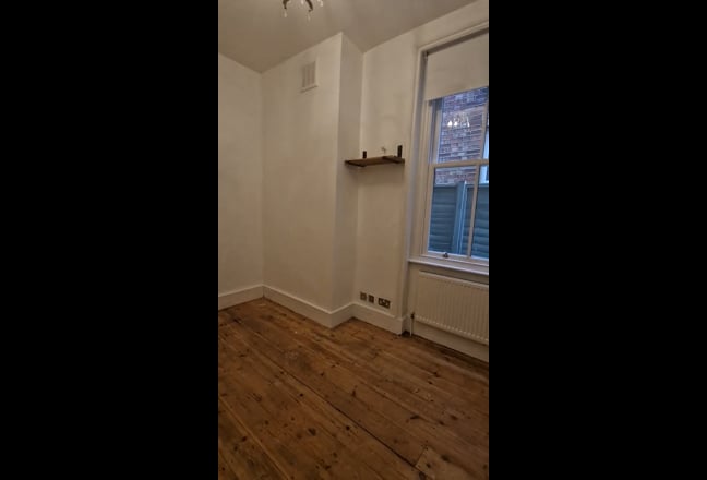 Room for Rent in 2 Bed Flat Main Photo