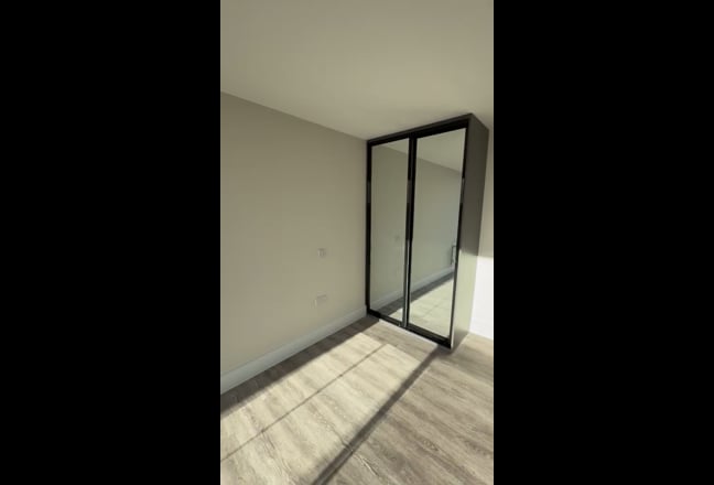 Double room with personal bathroom in a new build Main Photo