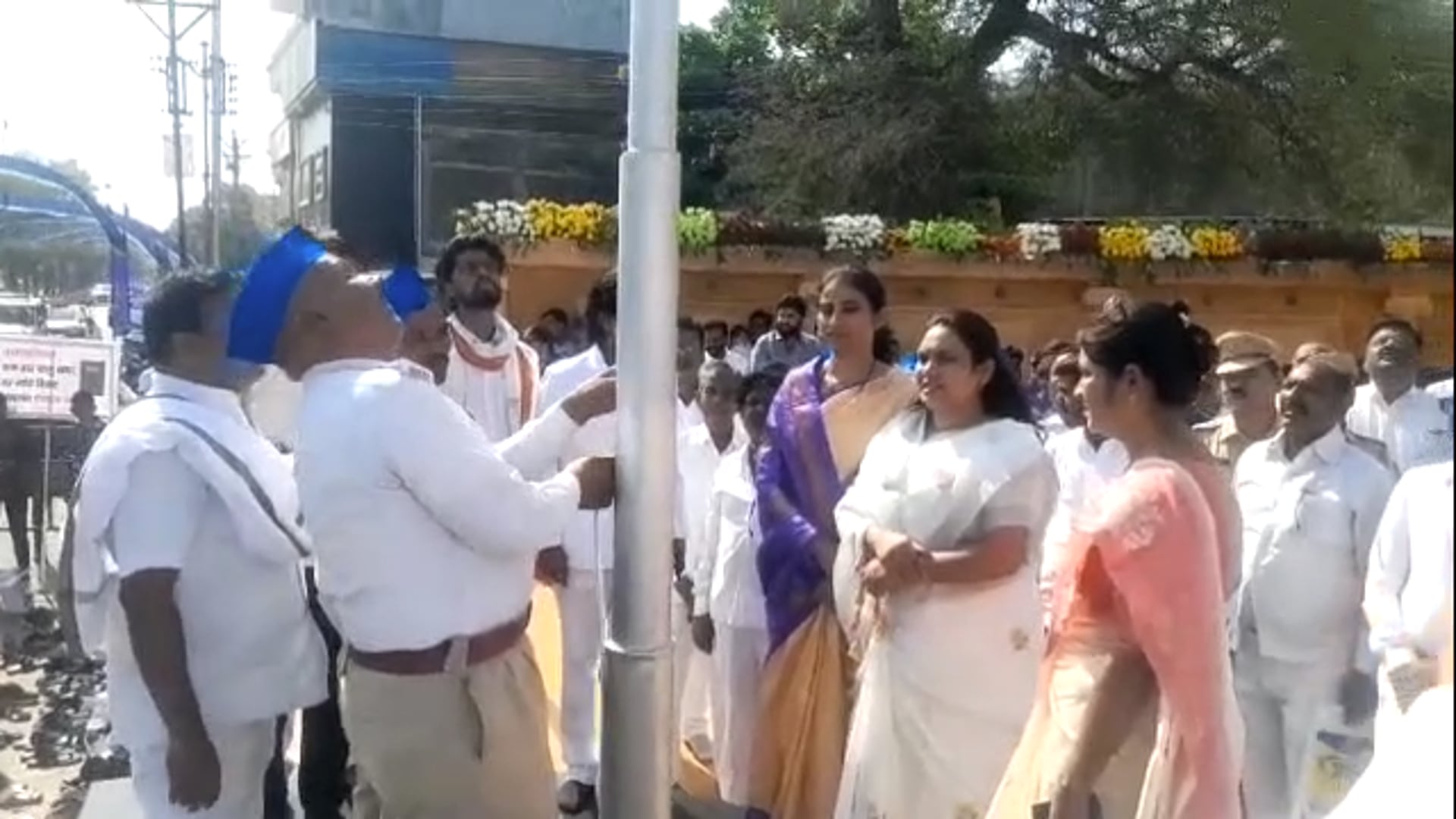 भारत रत्न डॉ बाबासाहेब आंबेडकरांच्या विचाराचा आदर्श घ्यावा,नगराध्यक्षा स्वाती सचिन हुडे