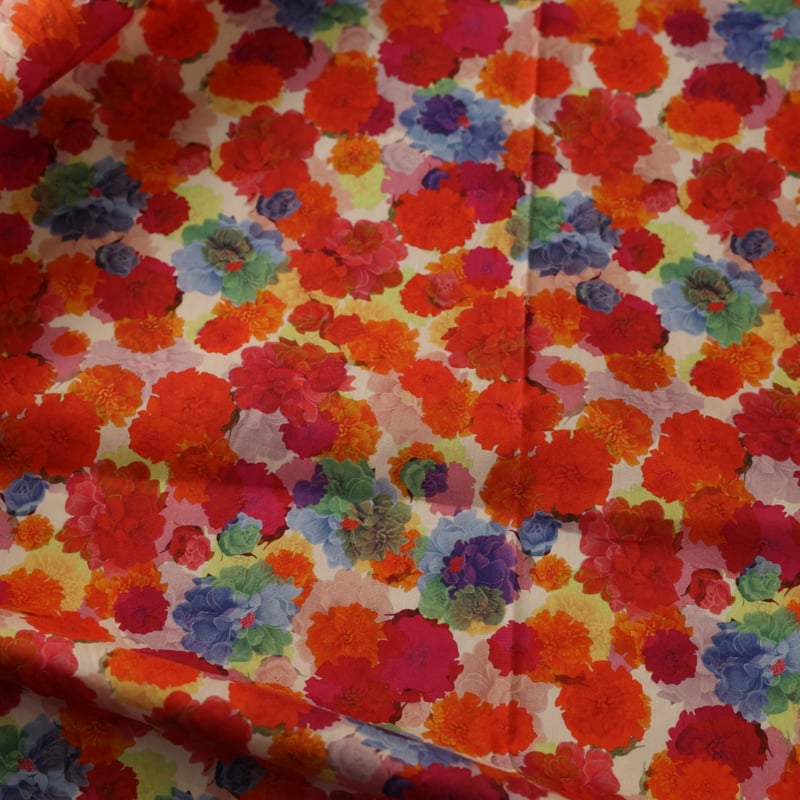 Vidéo: Popeline 100% coton – Fleurs multicolores ton rouge