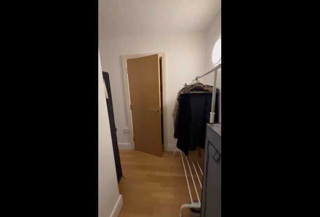 Double room with private bathroom in a 2 bed Main Photo