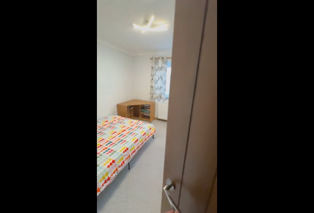 Ensuite, King & Double Room with Garden & Parking Main Photo