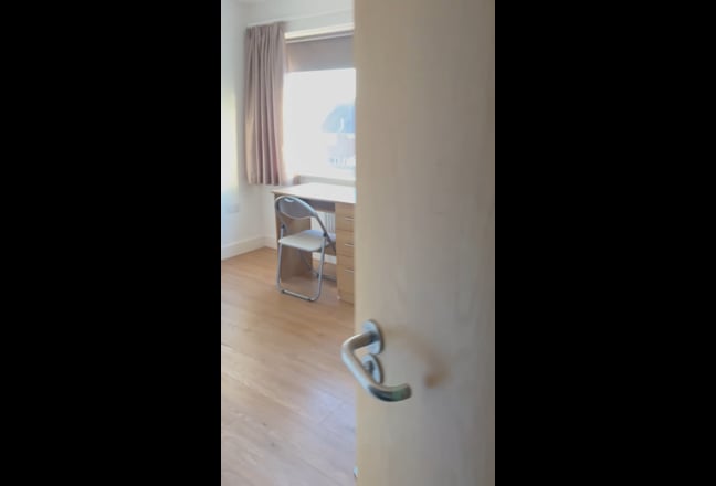    City centre Professional house share. Main Photo