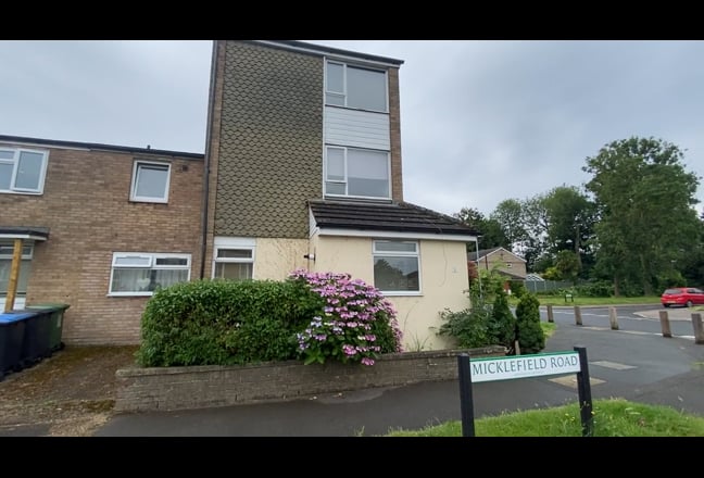 Double Room in House Share | Micklefield Road Main Photo