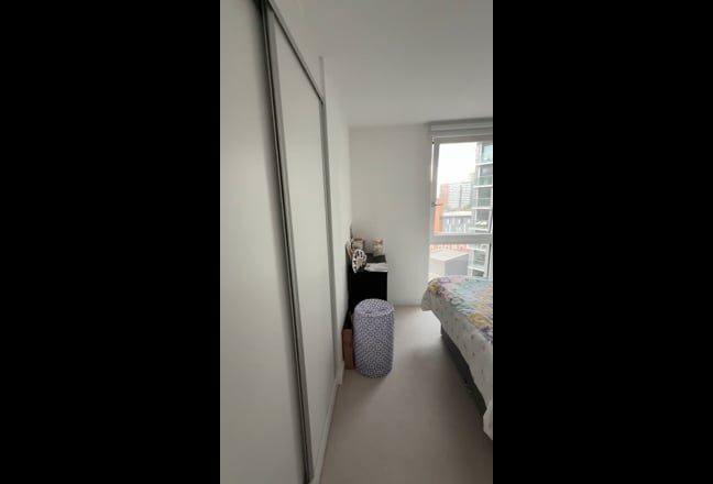 New female flatmate wanted! Main Photo