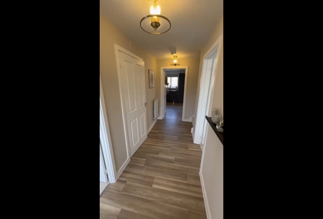 King Room | Own Bathroom | Modern Quiet House Main Photo