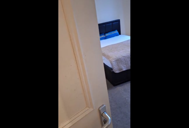 Double En-Suite Room in High Spec House Main Photo