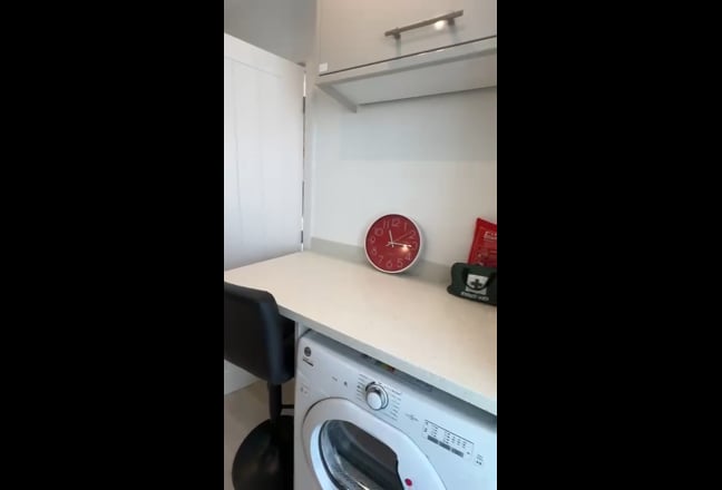 Furnished Double/Large Rooms, Conningbrook Lakes Main Photo