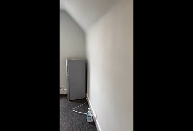 Room close to station Main Photo