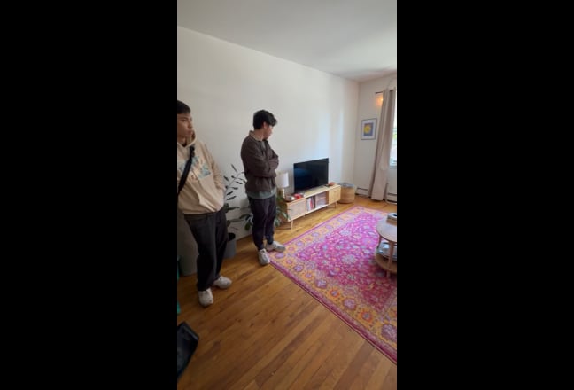 Sunny East Williamsburg Room w/ gr8 roomies! Main Photo