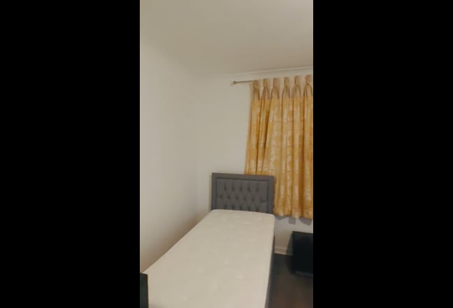Huge double room for rent near barking Main Photo