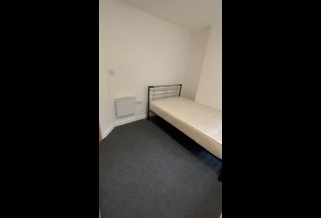 Studio all bills Inc-3 mins to UoL Main Photo