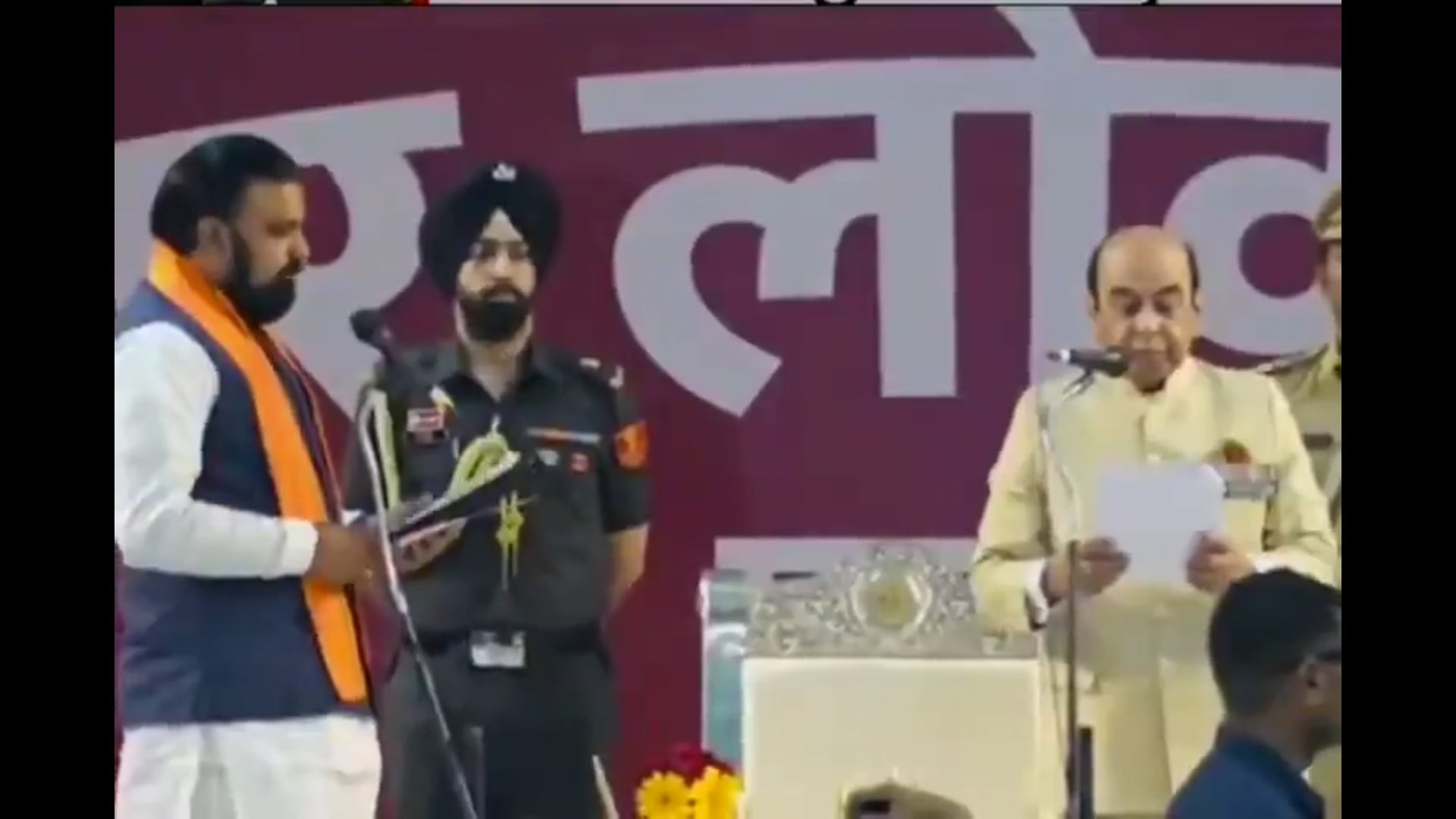 😭....बिहार मैं बहार ही बाहर है ...नीतीश कुमार है..नारे का अंत ... बदला नारा..बिहार मैं अब आयेगी बाहर है क्योंकि बीजेपी सरकार है ।।