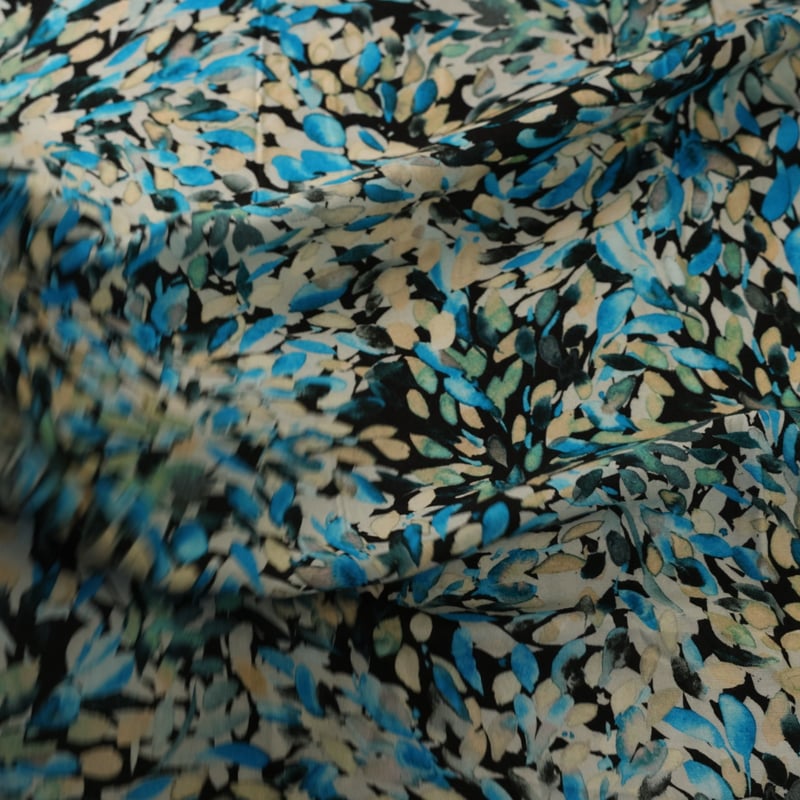 Vidéo: Étoffe 100% viscose – Pétales bleues