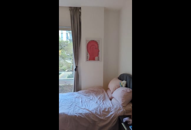 Bright Double Room – 3 mins to Stratford Int. Main Photo