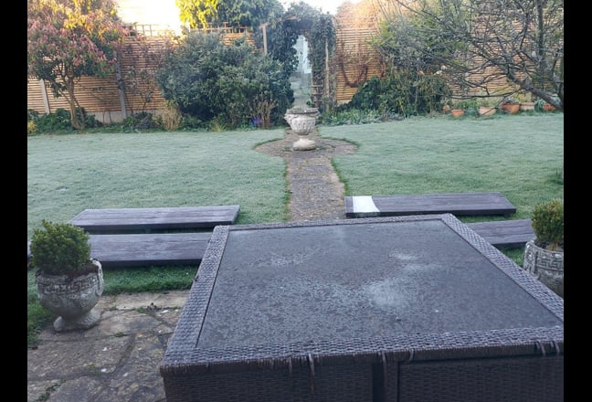 Room for rent quiet cul de sac off street parking Main Photo